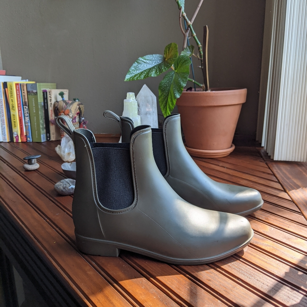Chelsea Rain Boots - A New Day